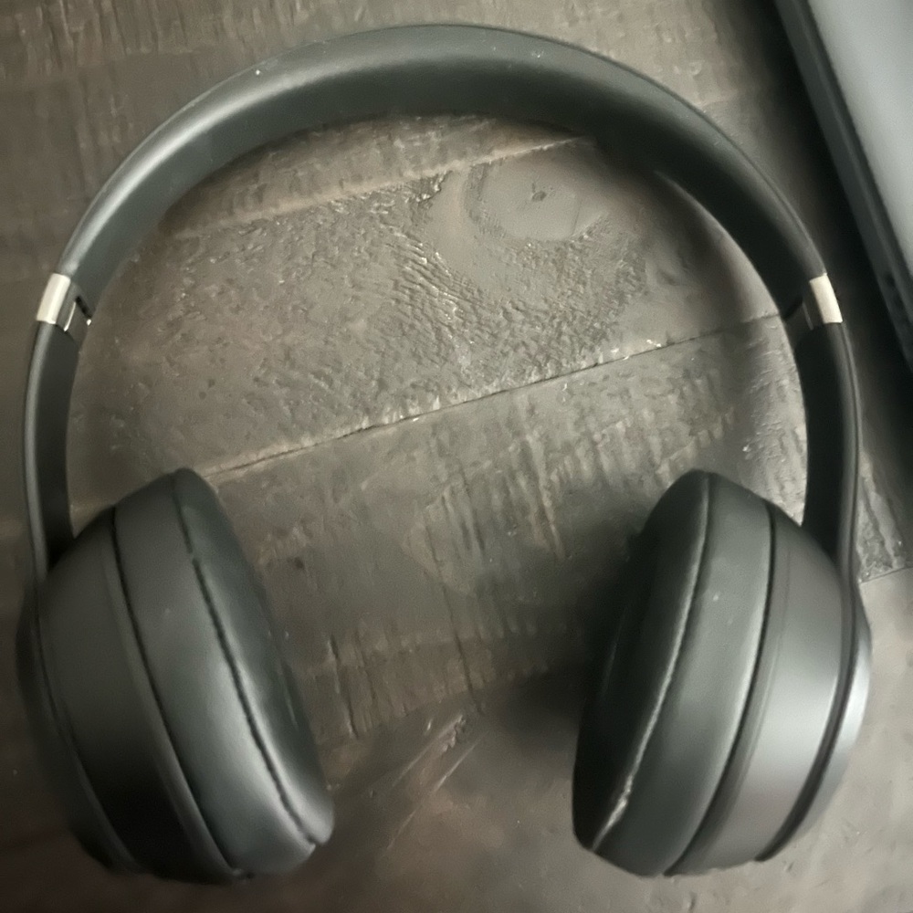 Beats by Dre Matte Black Over-Ear Headphones